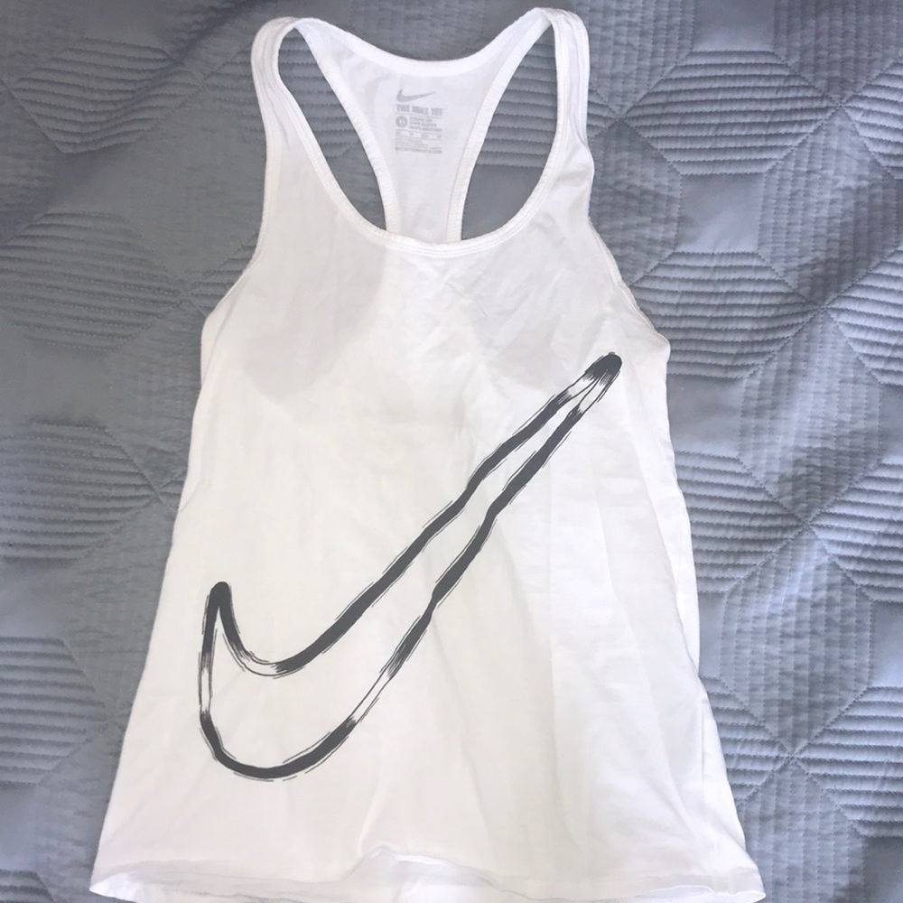 White nike tank top